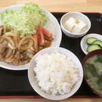 食堂 ヤオキン - 生姜焼き定食 880円