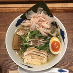 麺屋 猪一 離れ - 丹波産 炙り鶏ちゃーしゅー 鰹冷やし出汁そば(白醤油)味付け玉子入り 1,100円