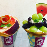 クレープリー チロル - 3種ぶどうクレープ¥1600(スイカトッピング別途),すももも桃もクレープ¥1500