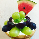 クレープリー チロル - 3種ぶどうクレープ¥1600(スイカトッピング別途)