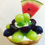 クレープリー チロル - 3種ぶどうクレープ¥1600(スイカトッピング別途)