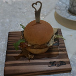 トゥ・ラ・ジョア - 鰻バーガー