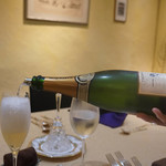 トゥ・ラ・ジョア - 