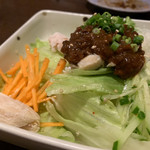 やき鶏 おさ田 - 肉味噌サラダ