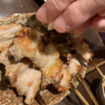やき鶏 おさ田 - レモンをかける
