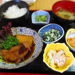そめ忠 - 赤魚煮付け定食　399円