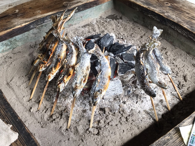 渓流釣りで魚の塩焼きを頂けます By ムロさん ナラ入沢渓流釣りキャンプ場 上三依塩原温泉口 その他 食べログ