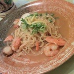 モッチモパスタ - 新鮮魚介類のバター醤油柚子風味