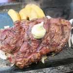 ステーキガスト - 料理写真:熟成赤身ロースステーキ150g