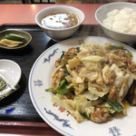 丸山飯店 - キャベツと肉の味噌炒め定食  980円
