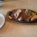 にぐるまやダイニング - 豚味噌鉄板（マズイ）