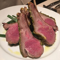 ヌガ - 骨付き仔羊のロースト