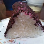 釜揚げうどん岡じま - ゆかりおにぎり 80円(税込)(2019年8月9日撮影)