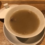 一碗水 - 補涼老火湯(新銀杏、新蓮根、小豆、豚軟骨、鱧素揚げのスープ)