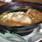 らーめん昭和屋 - 横から