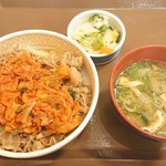 Sukiya - キムチ牛丼とおしんこセット