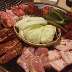 和牛焼肉 牛八 - 