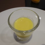 Ristorante Ecru - アミューズ：とうもろこしの冷製スープ