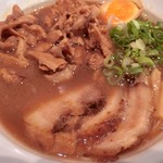 頂点 - 徳島ラーメン肉ダブル。1,000円