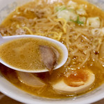 さっぽろ純連 - 熱々のこってり濃厚な味噌スープ