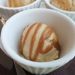 シャルロッテチョコレートファクトリー - キャラメルアイスクリーム