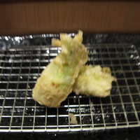 天ぷら 川辰 - ブロコリーの一種(315円)
                
                
