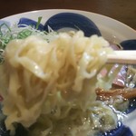 さんくるげ - 麺は平打手もみ縮れ、モチモチ❗