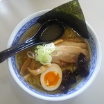 Menyamiujou - 「しおラーメン」750円+「チャーシュー2枚」150円。