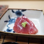 津の守坂 小柴 - ご飯のお供のヅケ鮪