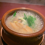 Akasaka Watanabe - スッポンの鍋 熱バテ防止にと、渡辺さんがスッポン鍋にしてくれました。 九条ネギがたっぷり。暑いなつこそ、熱い鍋ですね。