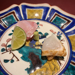 赤坂 渡なべ - お造り：なめら、河豚 なめらの食感がいい。こちらは醤油で。河豚は肝酢でいただきます。 肝酢も合いますね。