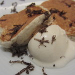 フロリレージュ - トリュフのパンケーキ ホワイトチョコレートのアイスクリーム 黒トリュフをかけて2