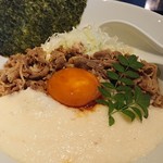 鶏そば・ラーメン Tonari - 牛バラ肉のしぐれ煮ととろろの冷やしあえそば1,200円