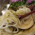 日本料理 TOBIUME - ③黒鮑(福岡県柏原産)、そうめん&無農薬の赤茄子の田舎煮、肝&ポン酢のソース掛け
      そして肝ソースで頂く素麺の美味しさ！
      幸せが拡がります♪
      赤茄子の濃い味付けも素麺に合います。