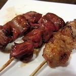 やきとり・ホルモン串　もりしん - 鶏レバー炙り串とコテツ
