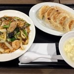 東京餃子軒 - ワンコインのあんかけ焼きそばと餃子セット  750円税別