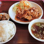 手打ラーメン 珍来 - 豚バラ炒めと定食セット(半ライス)