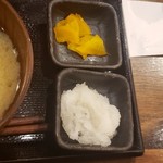 しんぱち食堂 - 沢庵・大根おろし