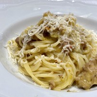アンティカ・オステリア”トト”  - サルシッチャ（自家製ソーセージ）とピリ辛ペロリーノチーズのスパゲッティ・・ 程良い辛味で自家製ソーセージの味わいも良く主人は気に入ったそうです。