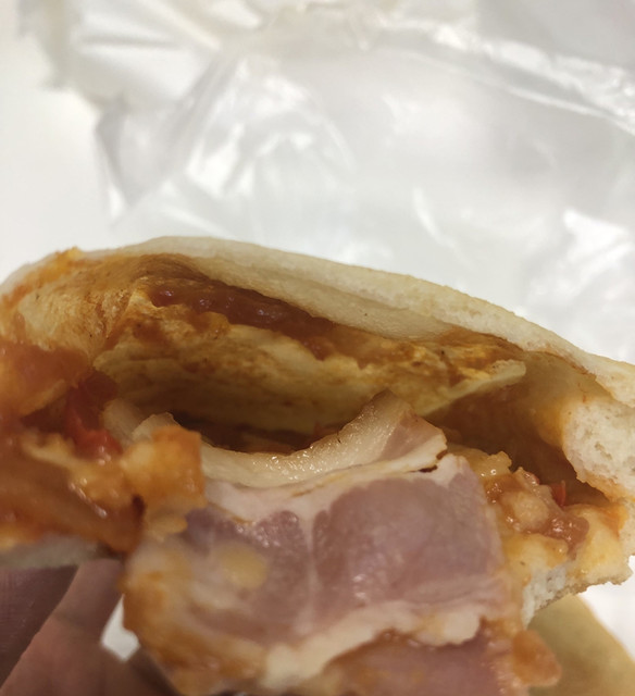 レフボン 湯の川店 - 函館アリーナ前（パン）の写真