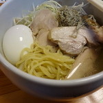 麺将 うらや - 麺はツルツル中細麺