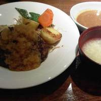 やさいや 鉄板焼野菜 赤坂店 - 和牛ハンバーグ１０００円+ミニカレー１００円＝１１００円