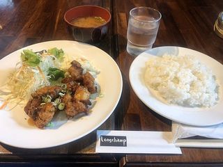 Longchamp - 本日の日替りランチ(チキンの竜田揚げ)