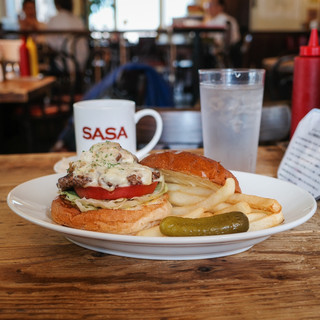 GRILL BURGER CLUB SASA_1