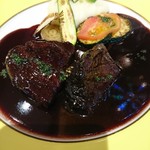 シェ・イノ - (2019年7月　訪問)肉料理：牛ほほ肉の赤ワインソース煮。相変わらずシットリしたジューシーなほほ肉の仕上がり。美味しい～♪