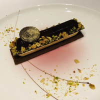 フィリップ・ミル 東京 - プラリネのパルフェ　ナッツ香るショコラのクレーム