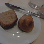 ル･クール - アミューズ／豚のリエット　２種類のパン