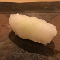 鮨 そえ島 - 槍烏賊。宗像産、博多玄界灘は槍烏賊の宝庫。飾り包丁も綺麗でねっとり感が半端ない。