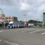 丸亀製麺 - 広々駐車場(2019.7.31)