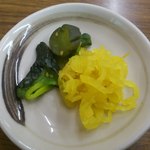 もりみせ食堂 - ごはんについてくる漬物